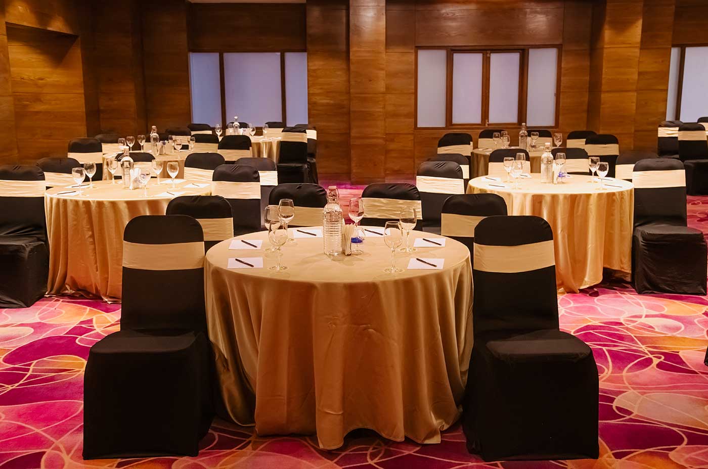 Banquets & Meeting Rooms