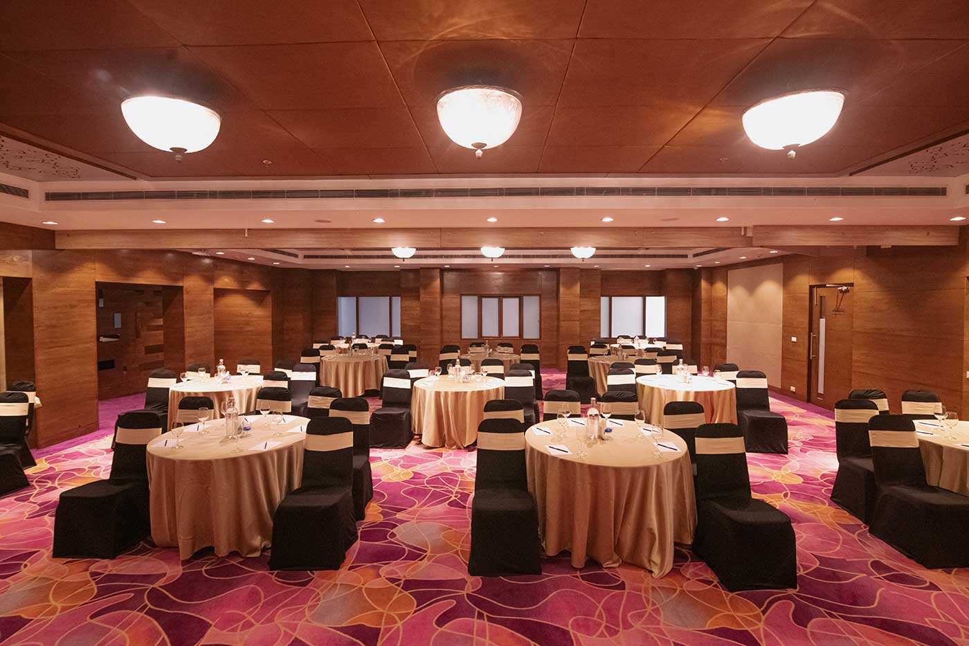 Banquets & Meeting Rooms